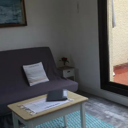 Studio St Loup Apartment